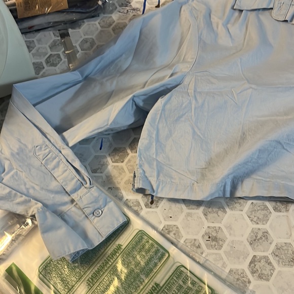 Divided Medium Blue Long Sleeve Cropped Button Up Collared Top - Picture 2 of 5